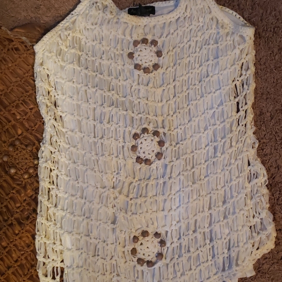 Tops - Picture 3 of 4